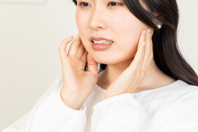 肩を回すと口が動く原因と体のつながりを神戸市の接骨院が解説